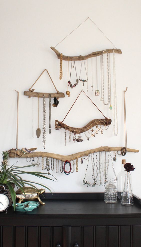 wanddecoratie-van-hout-sieraden