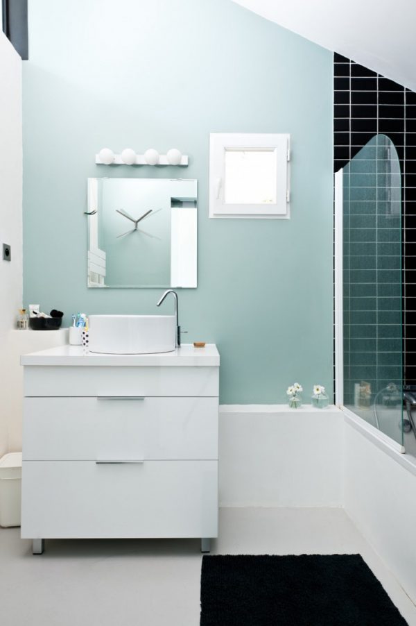 kleurrijk huis badkamer
