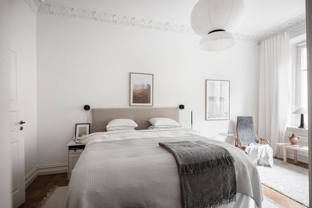 leeshoekje chique lichte slaapkamer