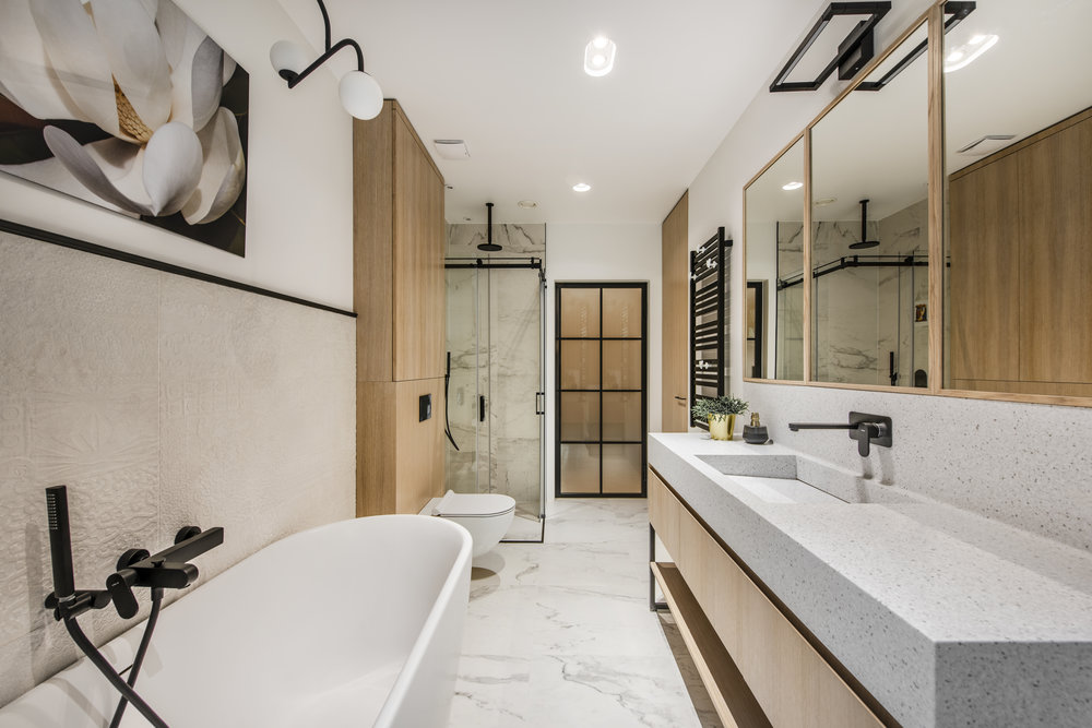 Verrassend Smalle lange badkamer met een klassiek chic tintje - THESTYLEBOX OA-64