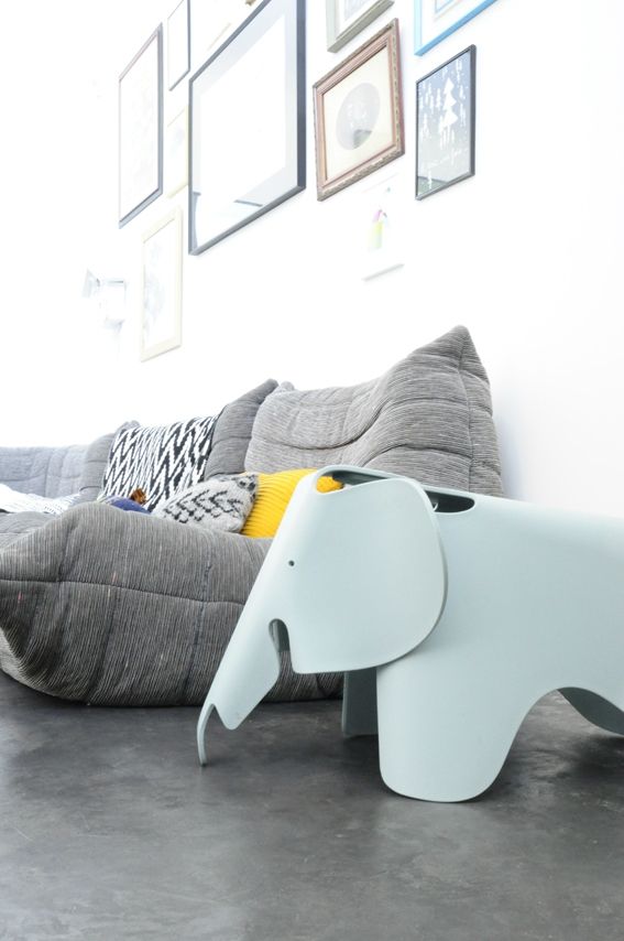 vitra eames olifant kinderstoel  woonkamer