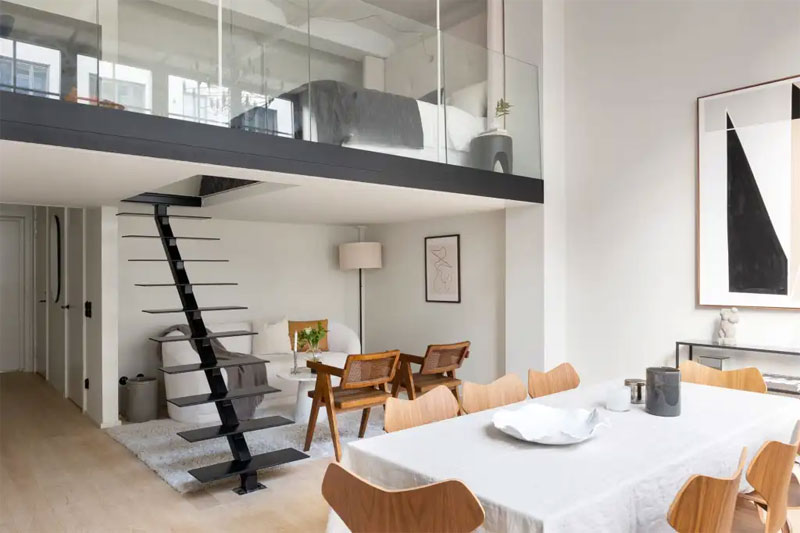 In dit Scandinavische appartement zijn Industriële en vintage invloeden en details met elkaar gemixt.